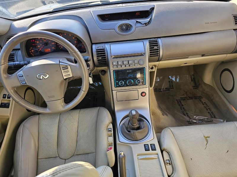 INFINITI G35 Coupe Vehicle Full-screen Gallery Image 18