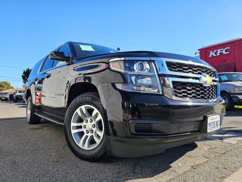 Chevrolet Suburban Vehicle Full-screen Gallery Image 6