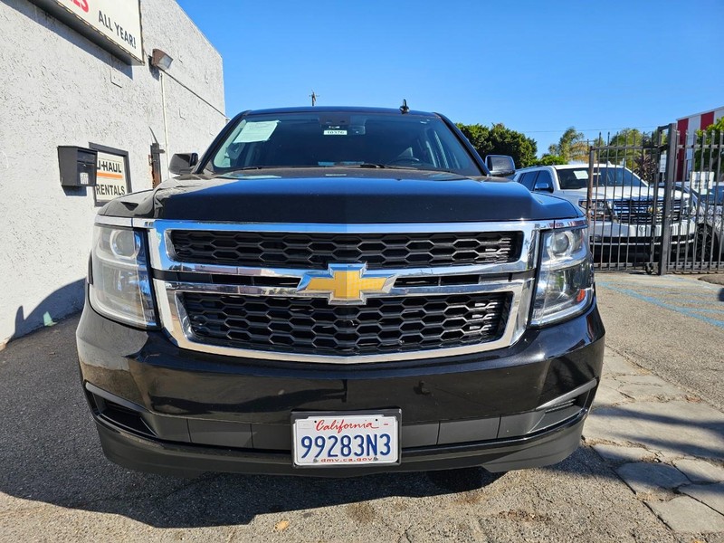 Chevrolet Suburban Vehicle Full-screen Gallery Image 7