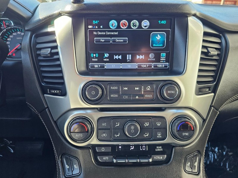 Chevrolet Suburban Vehicle Full-screen Gallery Image 28