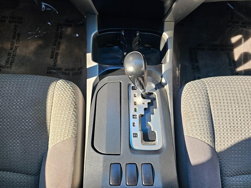 Toyota 4Runner Vehicle Full-screen Gallery Image 21