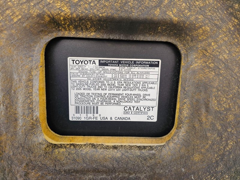 Toyota 4Runner Vehicle Full-screen Gallery Image 34