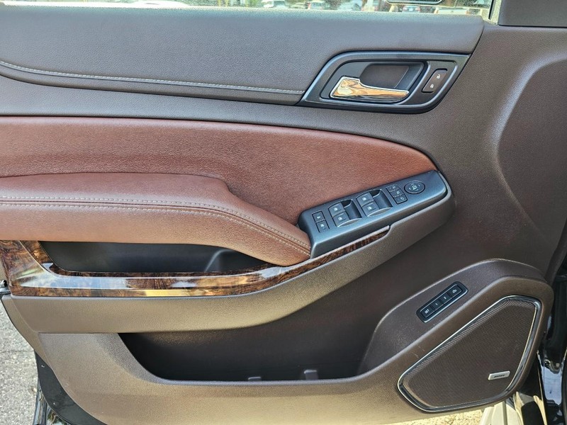 Chevrolet Tahoe Vehicle Full-screen Gallery Image 15