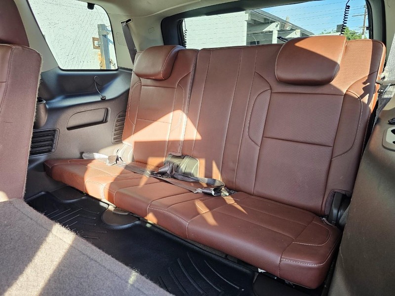 Chevrolet Tahoe Vehicle Full-screen Gallery Image 21
