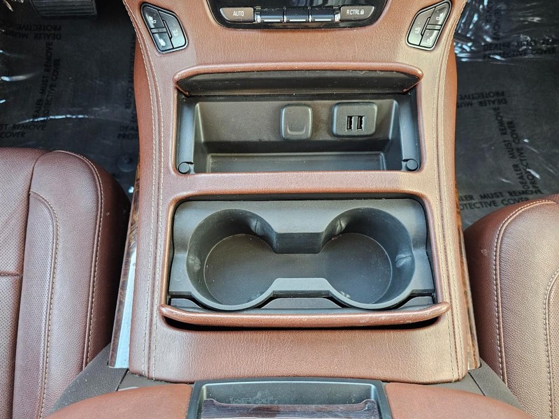 Chevrolet Tahoe Vehicle Full-screen Gallery Image 28