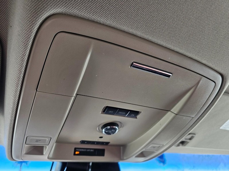 Chevrolet Tahoe Vehicle Full-screen Gallery Image 29