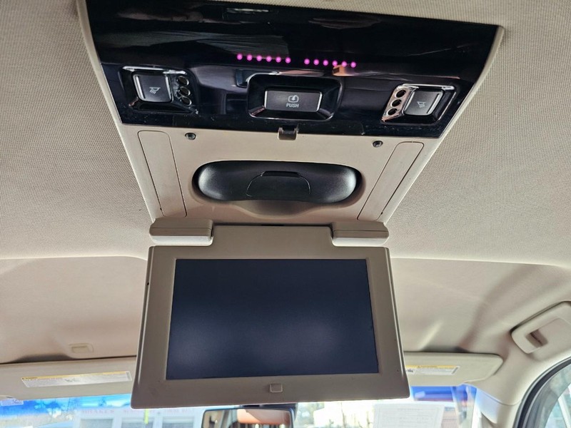 Chevrolet Tahoe Vehicle Full-screen Gallery Image 31