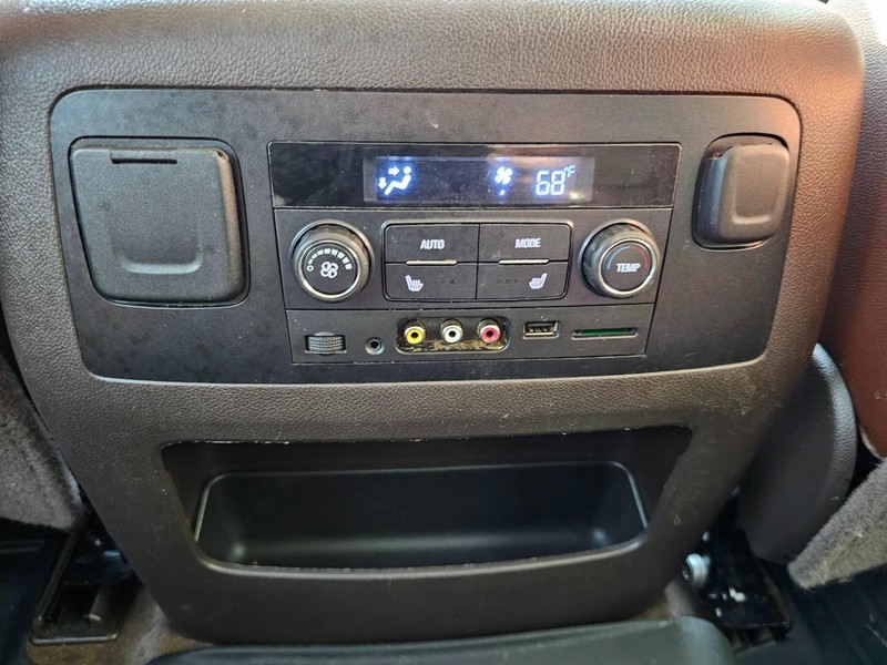 Chevrolet Tahoe Vehicle Full-screen Gallery Image 32