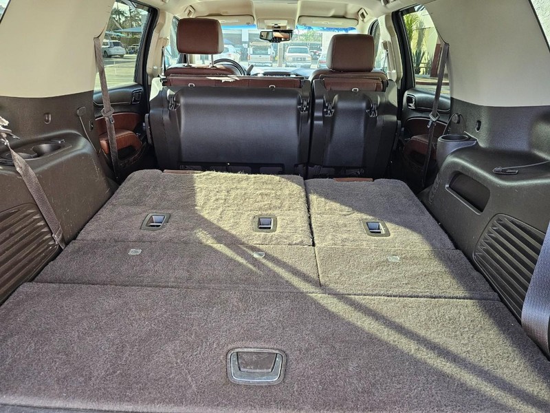 Chevrolet Tahoe Vehicle Full-screen Gallery Image 37