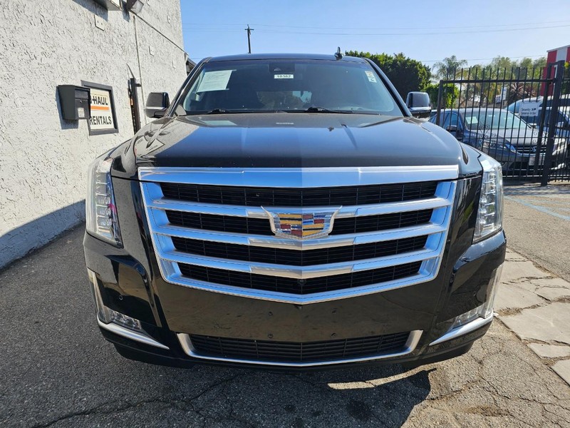 Cadillac Escalade Vehicle Full-screen Gallery Image 7