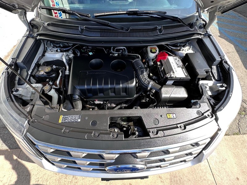 Ford Explorer Vehicle Full-screen Gallery Image 29