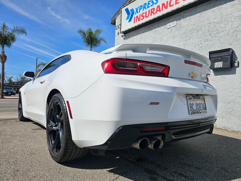 Chevrolet Camaro Vehicle Full-screen Gallery Image 3