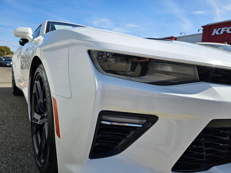Chevrolet Camaro Vehicle Full-screen Gallery Image 7