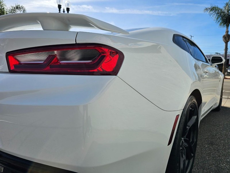 Chevrolet Camaro Vehicle Full-screen Gallery Image 10