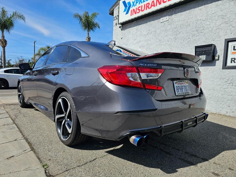 Honda Accord Sedan Vehicle Full-screen Gallery Image 3