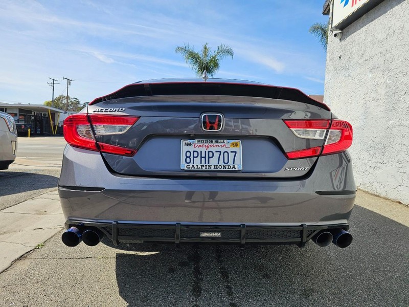 Honda Accord Sedan Vehicle Full-screen Gallery Image 4