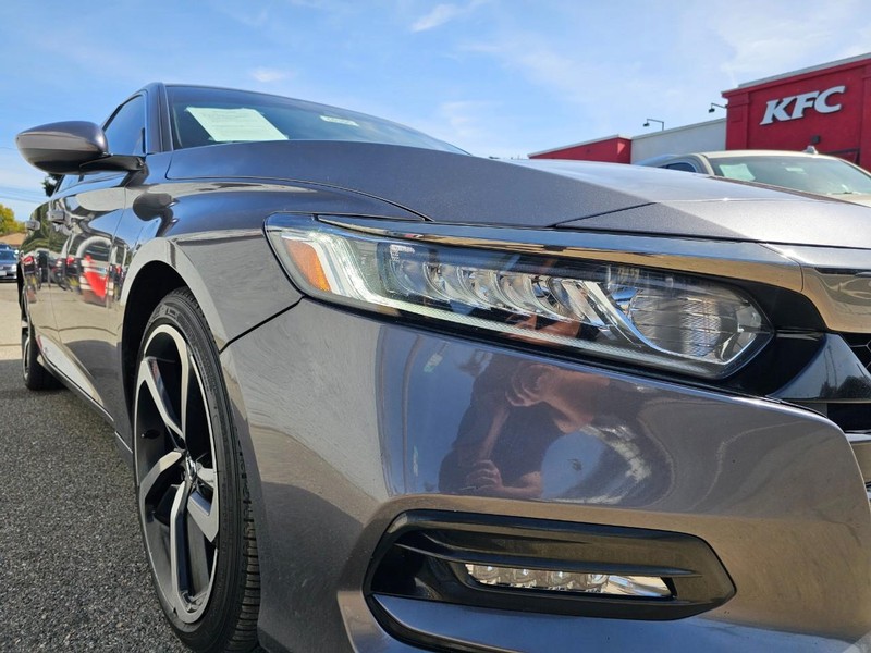 Honda Accord Sedan Vehicle Full-screen Gallery Image 8