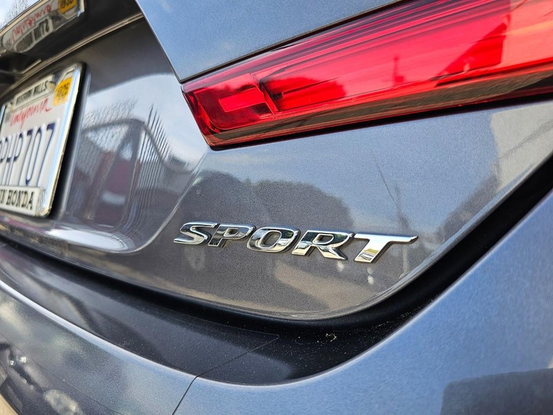 Honda Accord Sedan Vehicle Full-screen Gallery Image 12