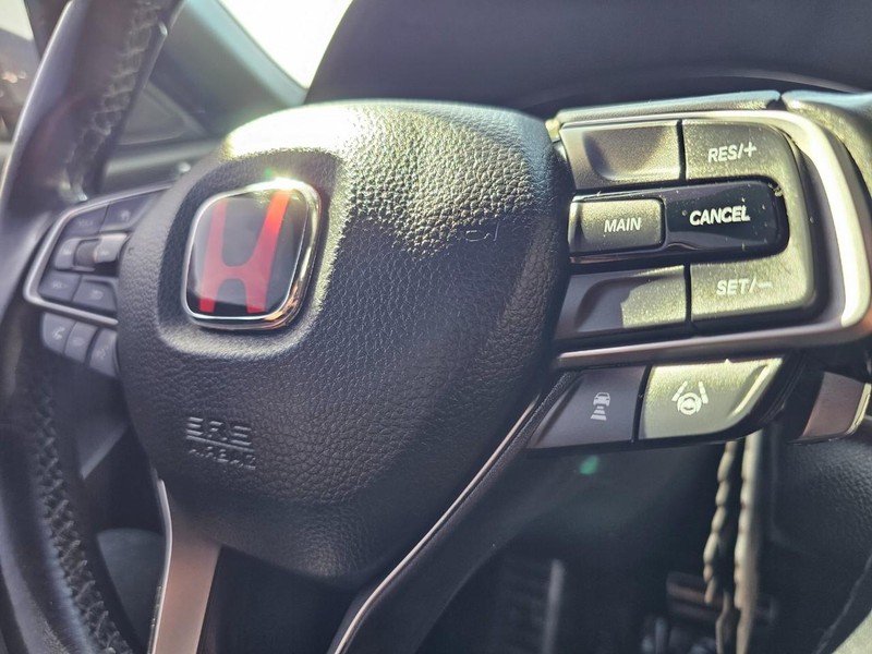 Honda Accord Sedan Vehicle Full-screen Gallery Image 19