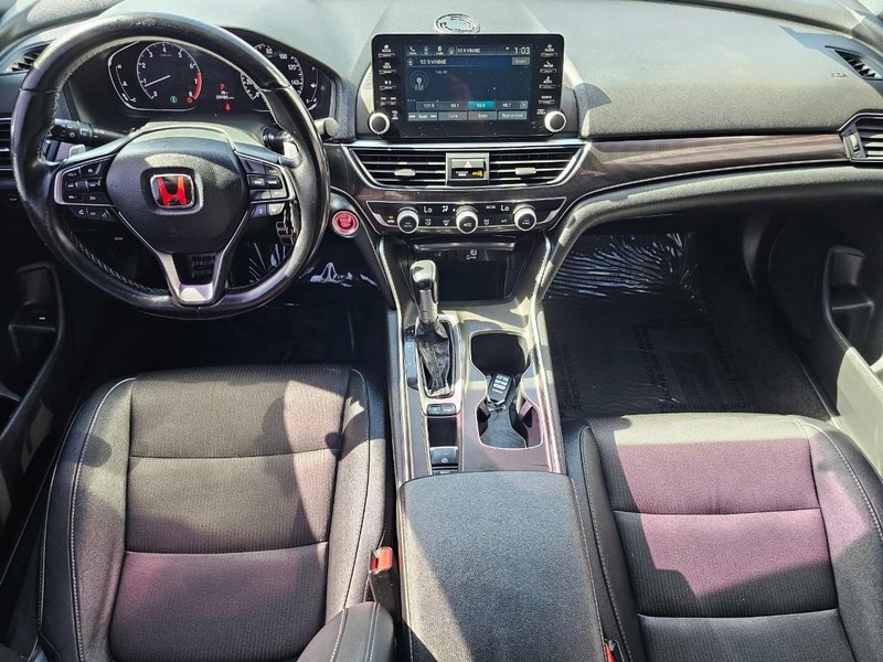 Honda Accord Sedan Vehicle Full-screen Gallery Image 25