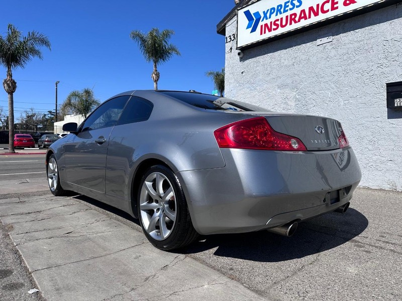 INFINITI G35 Coupe Vehicle Full-screen Gallery Image 3