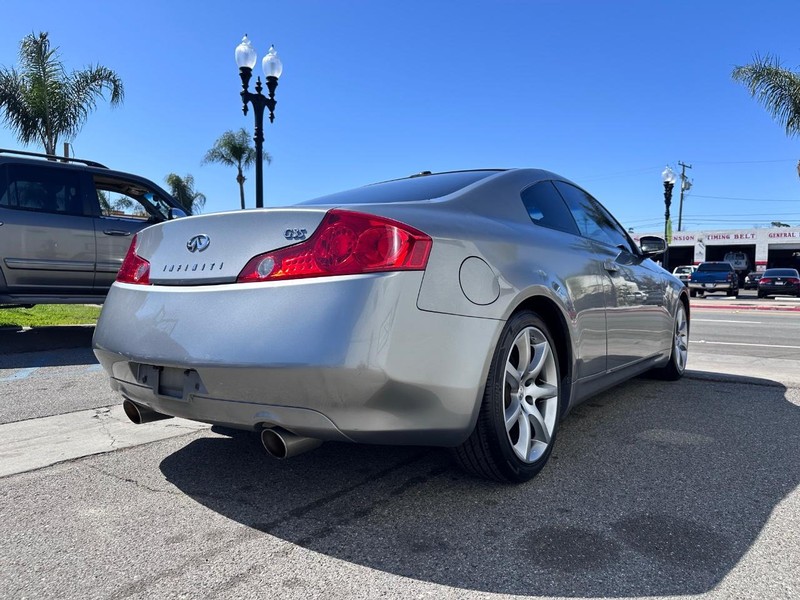 INFINITI G35 Coupe Vehicle Full-screen Gallery Image 5