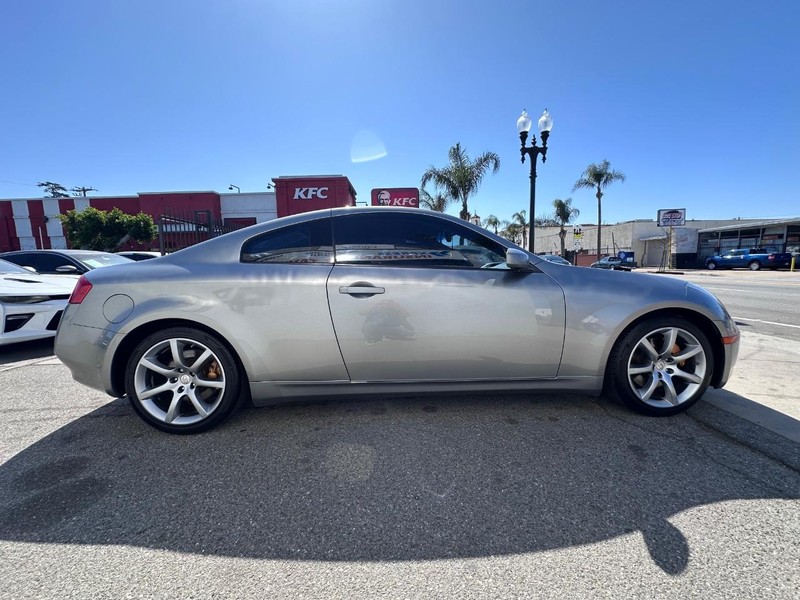 INFINITI G35 Coupe Vehicle Full-screen Gallery Image 6