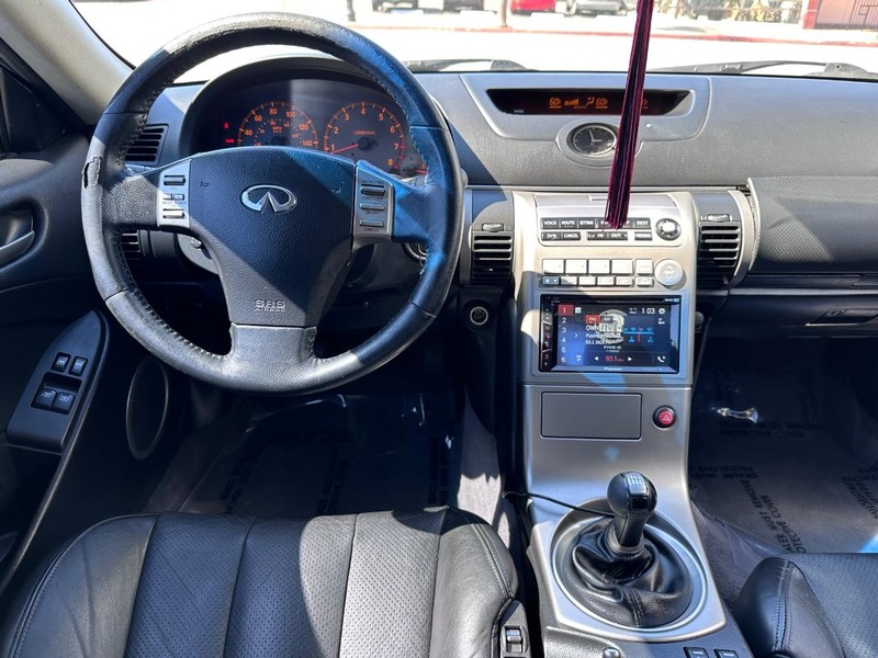 INFINITI G35 Coupe Vehicle Full-screen Gallery Image 19