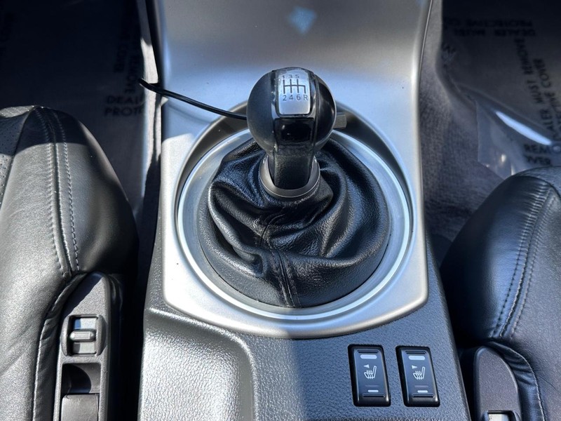 INFINITI G35 Coupe Vehicle Full-screen Gallery Image 23