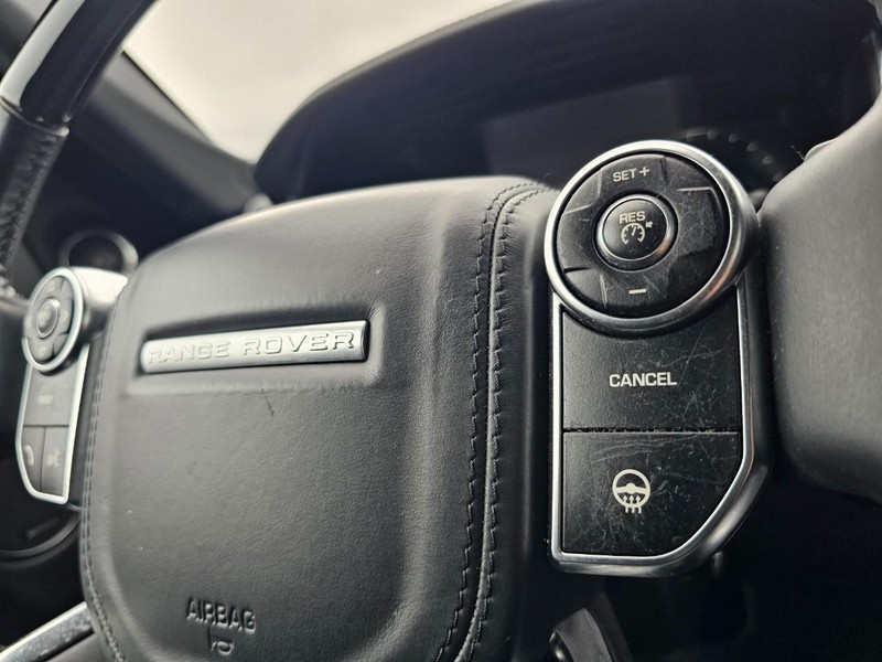 Land Rover Range Rover Vehicle Full-screen Gallery Image 18