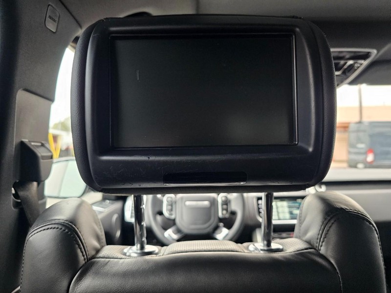 Land Rover Range Rover Vehicle Full-screen Gallery Image 23