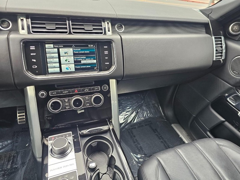 Land Rover Range Rover Vehicle Full-screen Gallery Image 26