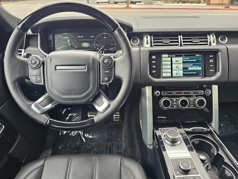 Land Rover Range Rover Vehicle Full-screen Gallery Image 27