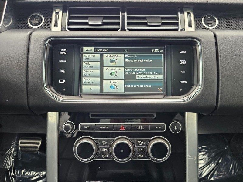 Land Rover Range Rover Vehicle Full-screen Gallery Image 31