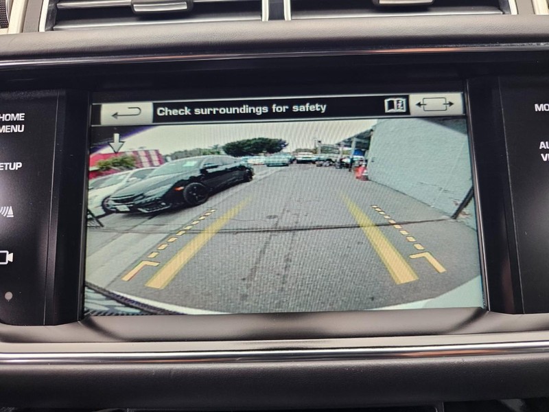 Land Rover Range Rover Vehicle Full-screen Gallery Image 34