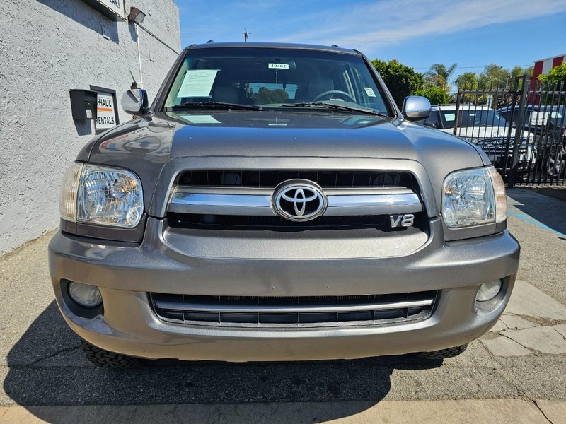 Toyota Sequoia Vehicle Full-screen Gallery Image 7