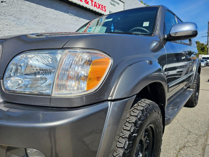 Toyota Sequoia Vehicle Full-screen Gallery Image 9
