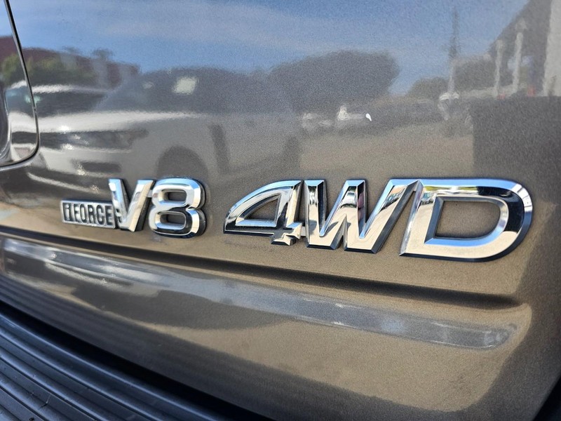 Toyota Sequoia Vehicle Full-screen Gallery Image 12