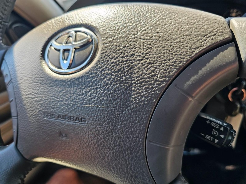 Toyota Sequoia Vehicle Full-screen Gallery Image 20