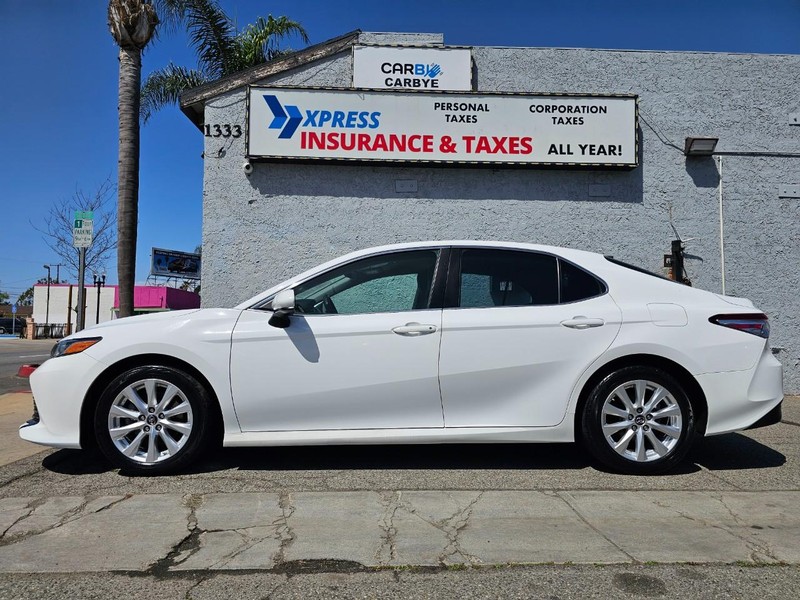 Toyota Camry Vehicle Full-screen Gallery Image 2