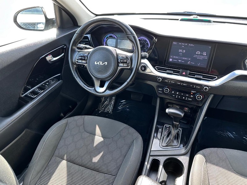 Kia Niro Plug-In Hybrid Vehicle Full-screen Gallery Image 19