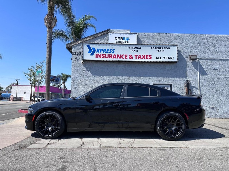 Dodge Charger Vehicle Full-screen Gallery Image 2