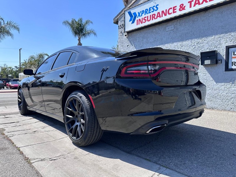 Dodge Charger Vehicle Full-screen Gallery Image 3