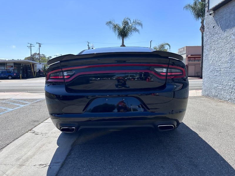 Dodge Charger Vehicle Full-screen Gallery Image 4