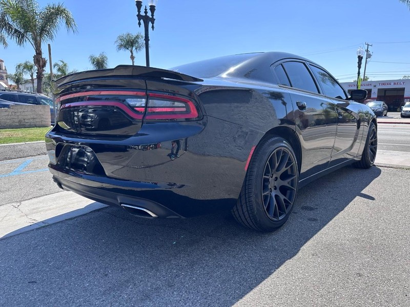 Dodge Charger Vehicle Full-screen Gallery Image 5