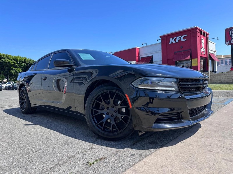 Dodge Charger Vehicle Full-screen Gallery Image 6