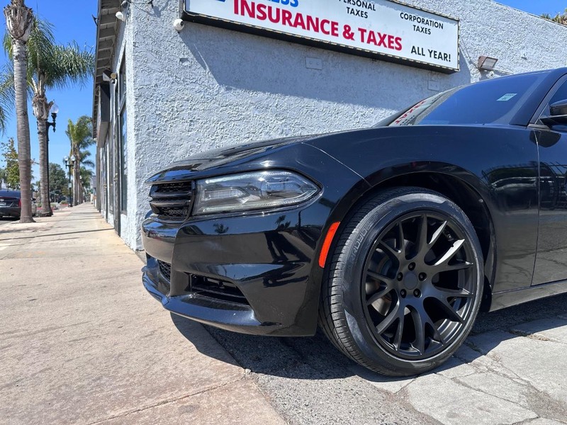 Dodge Charger Vehicle Full-screen Gallery Image 8