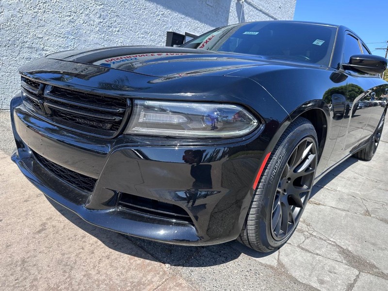 Dodge Charger Vehicle Full-screen Gallery Image 9