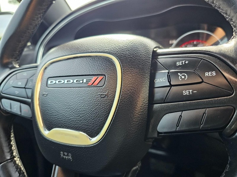 Dodge Charger Vehicle Full-screen Gallery Image 15