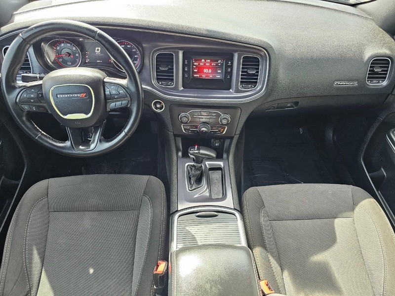 Dodge Charger Vehicle Full-screen Gallery Image 20